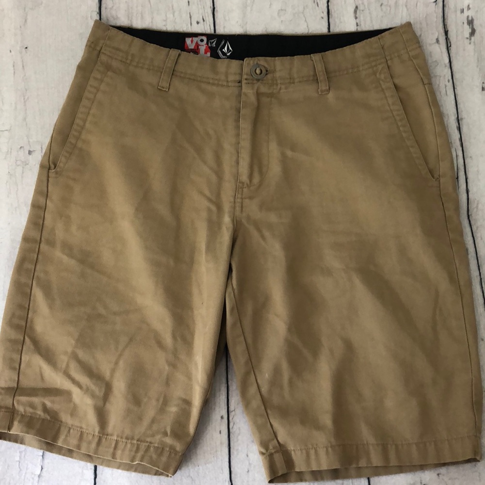 Men’s Volcom kaki shorts